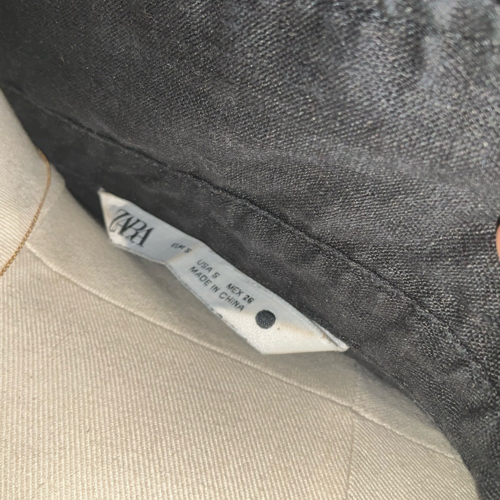 Zara Women's Black Button-Down Shirt - Picture 4 of 5